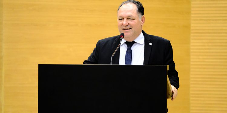 Deputado Pedro Fernandes destina R$ 130 mil para aquisição de veículo para Secretaria de Agricultura de Campo Novo de Rondônia Deputado Pedro Fernandes destina R$ 130 mil para aquisição de veículo para Secretaria de Agricultura de Campo Novo de Rondônia