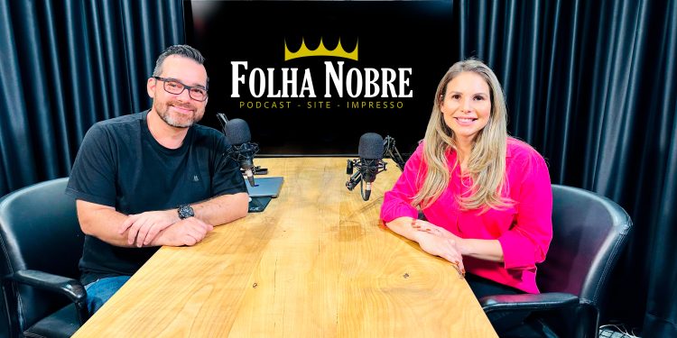 Prefeita Carla Redano emociona ao contar sua história no podcast da Folha Nobre