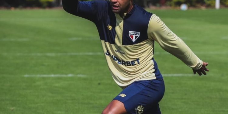 São Paulo F.C. – Tricolor finaliza preparação para enfrentar o Grêmio São Paulo F.C. – Tricolor finaliza preparação para enfrentar o Grêmio