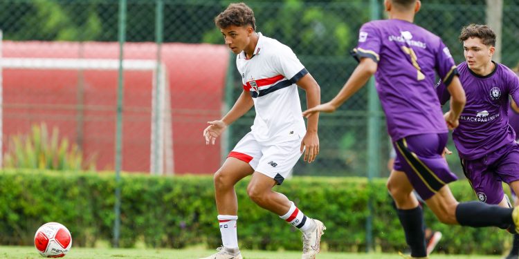 São Paulo F.C. – Fora de casa, o Sub-15 e Sub-17 vencem e garantem classificação no Paulista