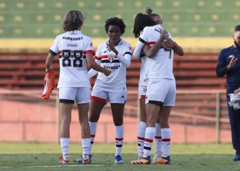 São Paulo F.C. – No Canindé, São Paulo empata com o Grêmio no jogo de volta e avança à semifinal do Brasileiro Feminino
