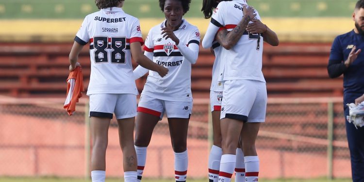 São Paulo F.C. – No Canindé, São Paulo empata com o Grêmio no jogo de volta e avança à semifinal do Brasileiro Feminino