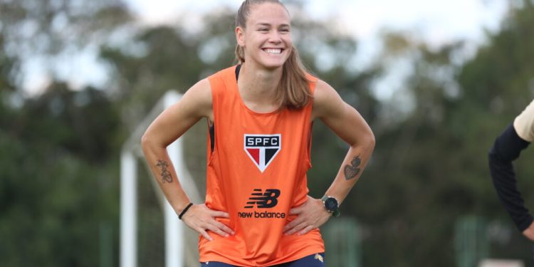 São Paulo F.C. – Equipe feminina se reapresenta e treina em Cotia