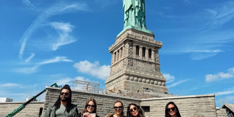 Lançamento de “Depois do Depois” em Nova York reuniu empresários, jornalistas e famosos Lançamento de “Depois do Depois” em Nova York reuniu empresários, jornalistas e famosos