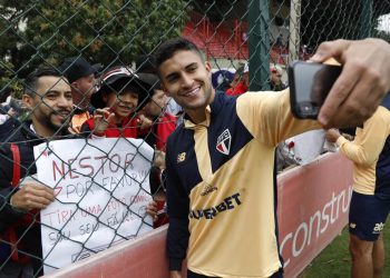 São Paulo F.C. – Na véspera do Dia dos Pais, Tricolor recebe centenas de crianças São Paulo F.C. – Na véspera do Dia dos Pais, Tricolor recebe centenas de crianças