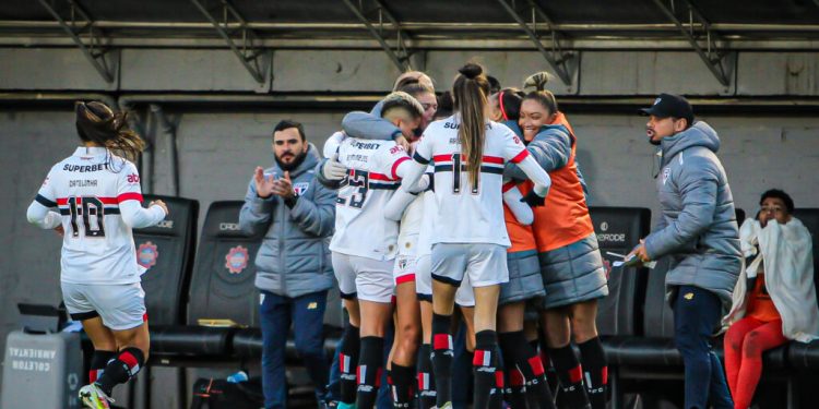 São Paulo F.C. – São Paulo vence o Grêmio e abre vantagem nas quartas do Brasileiro Feminino São Paulo F.C. – São Paulo vence o Grêmio e abre vantagem nas quartas do Brasileiro Feminino