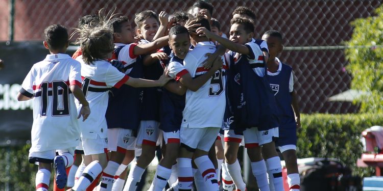 São Paulo F.C. – Fora de casa, Sub-11 e Sub-12 estreiam com vitória no Paulista São Paulo F.C. – Fora de casa, Sub-11 e Sub-12 estreiam com vitória no Paulista