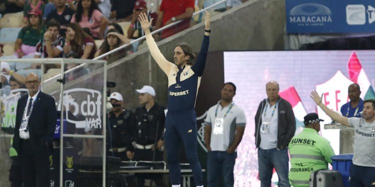 São Paulo F.C. – Zubeldía analisa desempenho da equipe após revés fora de casa São Paulo F.C. – Zubeldía analisa desempenho da equipe após revés fora de casa