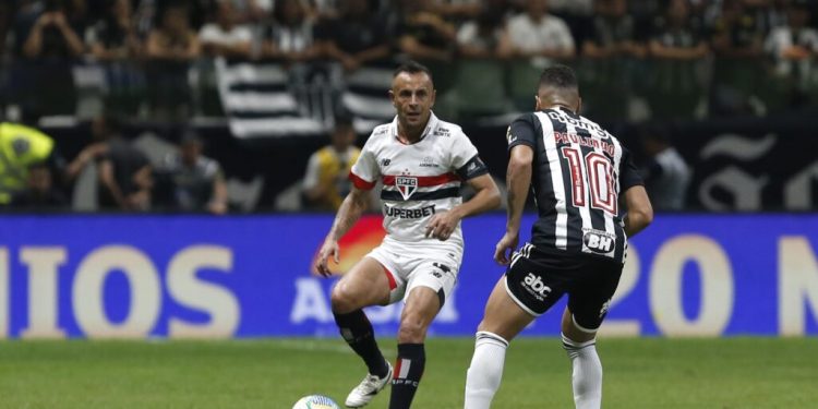 São Paulo F.C. – Rafinha avalia desempenho do São Paulo contra o Atlético-MG São Paulo F.C. – Rafinha avalia desempenho do São Paulo contra o Atlético-MG