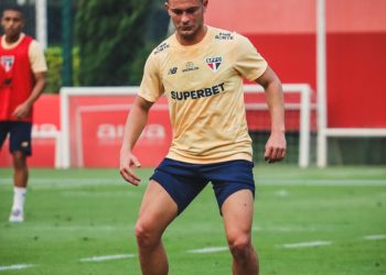 São Paulo F.C. – Jamal Lewis realiza primeiro treino no Tricolor