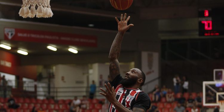 São Paulo F.C. – Basquete Tricolor vence o Majestoso no MorumBIS São Paulo F.C. – Basquete Tricolor vence o Majestoso no MorumBIS