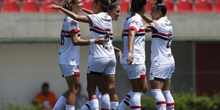 São Paulo F.C. – São Paulo goleia Pinda Ferroviária e garante vaga na semifinal do Paulistão São Paulo F.C. – São Paulo goleia Pinda Ferroviária e garante vaga na semifinal do Paulistão