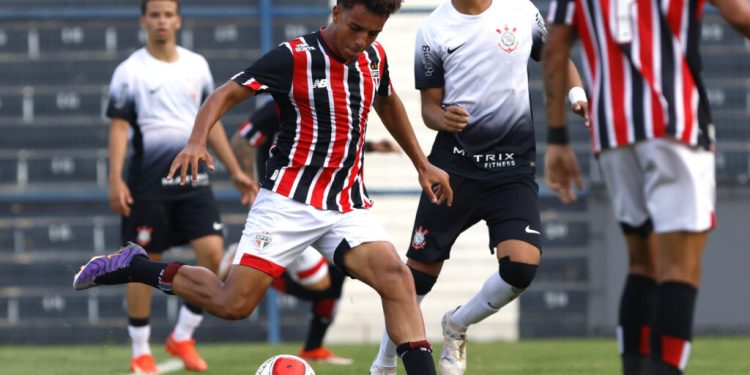 São Paulo F.C. – Em Cotia, Sub-17 enfrenta o Corinthians pela semifinal do Paulista São Paulo F.C. – Em Cotia, Sub-17 enfrenta o Corinthians pela semifinal do Paulista