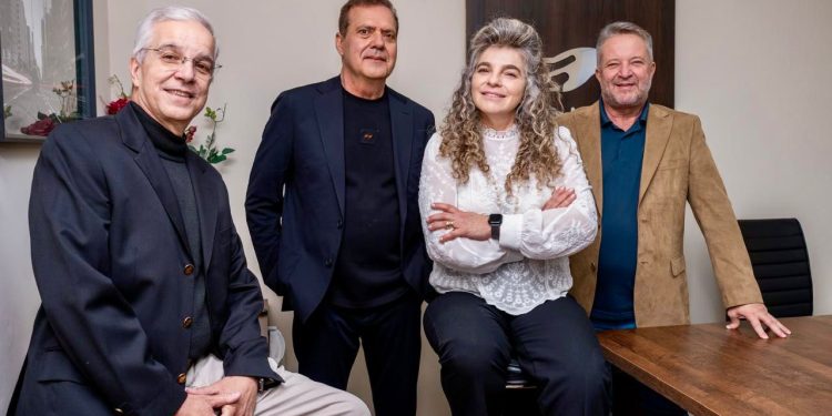 Mansão em SP é palco da festa de 30 anos da Clínica Master Health