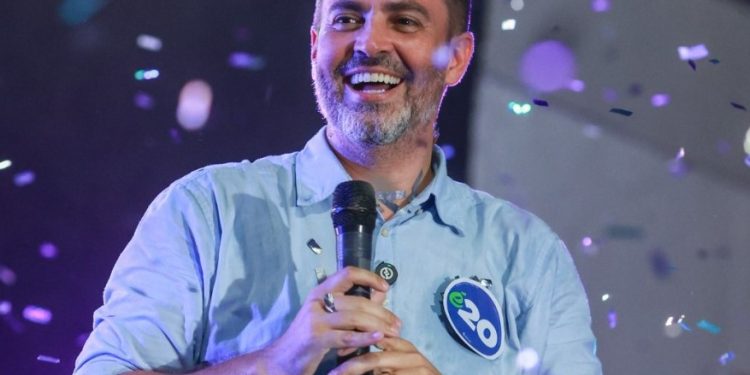 Léo é eleito prefeito de Porto Velho com 56,18% dos votos no segundo turno Léo é eleito prefeito de Porto Velho com 56,18% dos votos no segundo turno