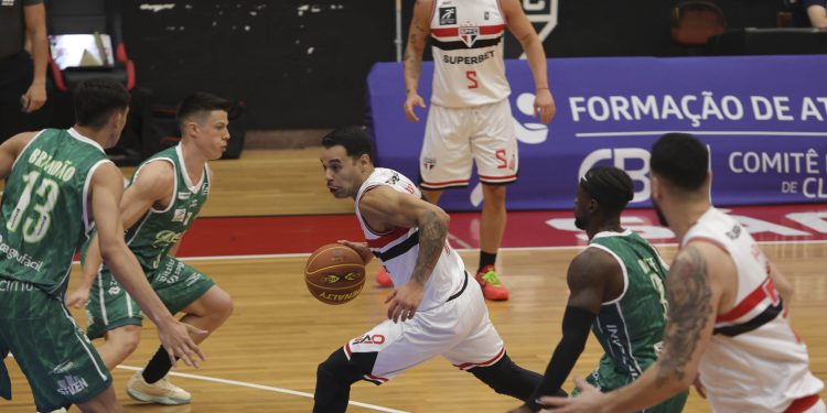 São Paulo F.C. – Basquete Tricolor supera Bauru e emplaca quarta vitória consecutiva no NBB São Paulo F.C. – Basquete Tricolor supera Bauru e emplaca quarta vitória consecutiva no NBB