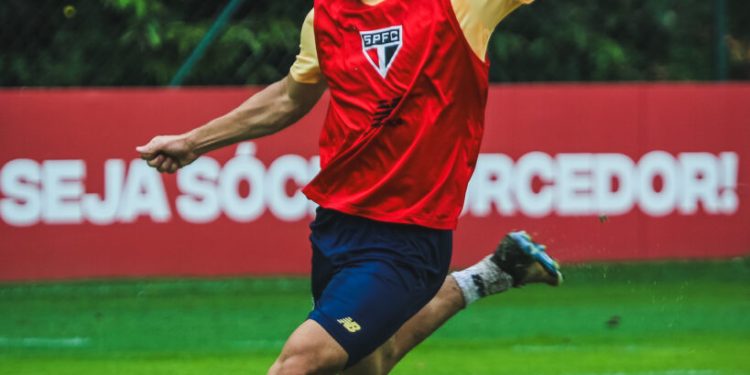 São Paulo F.C. – Tricolor dá sequência aos ajustes para encarar o Criciúma São Paulo F.C. – Tricolor dá sequência aos ajustes para encarar o Criciúma