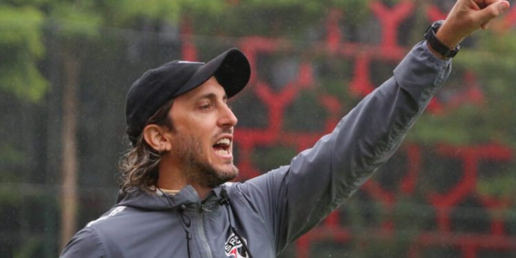São Paulo F.C. – Sábado de chuva e trabalho no CT da Barra Funda