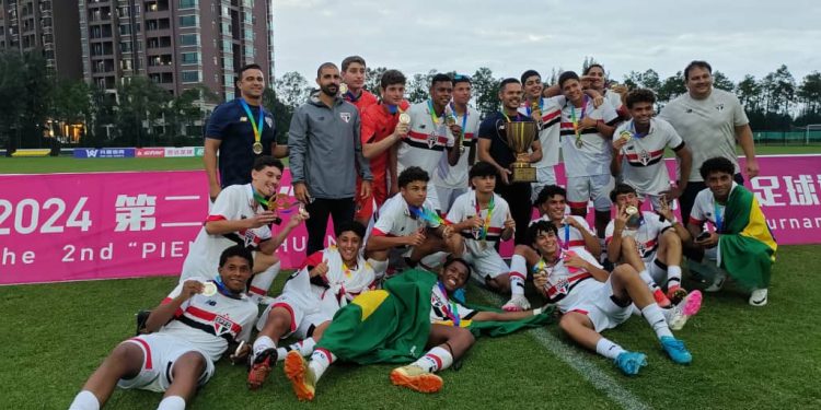 São Paulo F.C. – Sub-16 é campeão na China São Paulo F.C. – Sub-16 é campeão na China