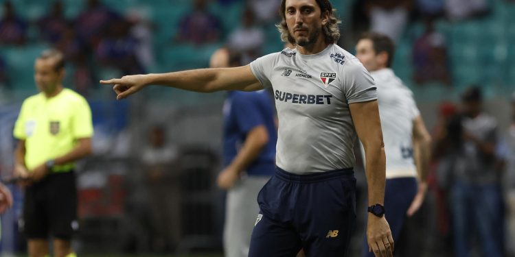 São Paulo F.C. – Zubeldía: “Estou muito contente pela atuação da equipe” São Paulo F.C. – Zubeldía: “Estou muito contente pela atuação da equipe”