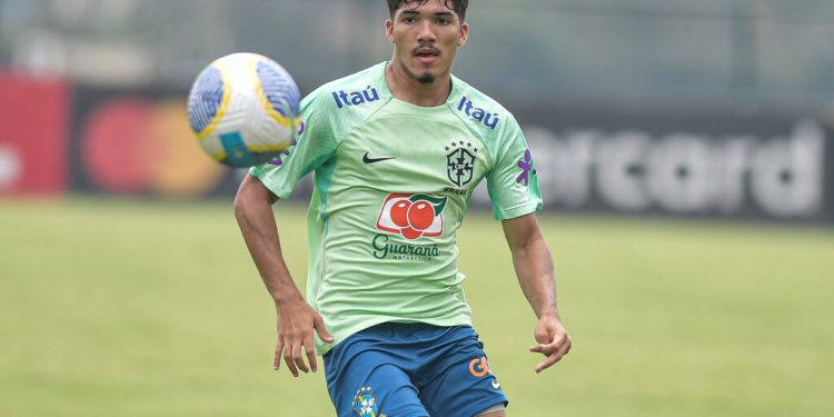 São Paulo F.C. – William e Igor Felisberto jogam amistoso da Seleção Sub-20 São Paulo F.C. – William e Igor Felisberto jogam amistoso da Seleção Sub-20