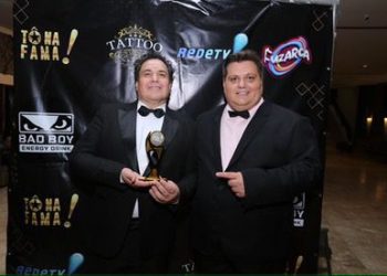 Márcio Michelasi conquista o Prêmio Tô Na Fama de Melhores do Ano 2024 em cerimônia inesquecível no Wish Bahia