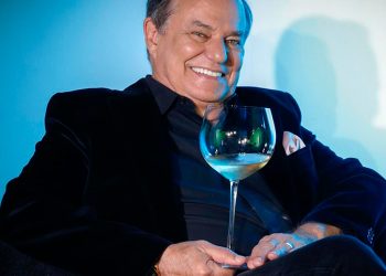Mundo dos vinhos: Ronnie Von lança curso sobre o assunto