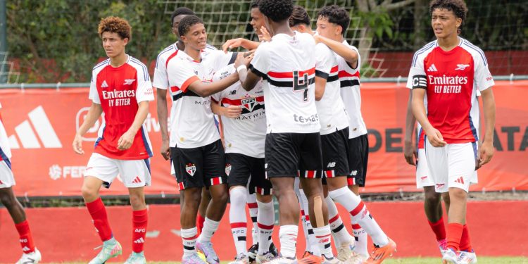São Paulo F.C. – São Paulo vence Arsenal e avança em primeiro na Adidas Cup Sub-16 São Paulo F.C. – São Paulo vence Arsenal e avança em primeiro na Adidas Cup Sub-16