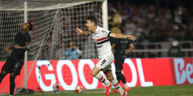 São Paulo F.C. – Oscar comemora vitória no Majestoso 