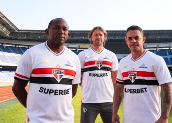 São Paulo F.C. – New Balance e São Paulo Futebol Clube homenageiam os 20 anos do Tricampeonato Mundial em nova coleção para 2025