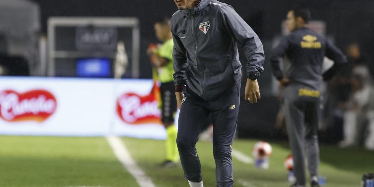 São Paulo F.C. – Zubeldía analisa duelo com o Santos São Paulo F.C. – Zubeldía analisa duelo com o Santos