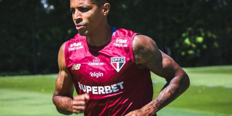 São Paulo F.C. – Luiz Gustavo inicia transição com a preparação física São Paulo F.C. – Luiz Gustavo inicia transição com a preparação física