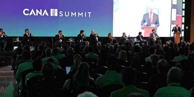 Cana Summit reúne autoridades e especialistas para fortalecer o setor canavieiro Cana Summit reúne autoridades e especialistas para fortalecer o setor canavieiro