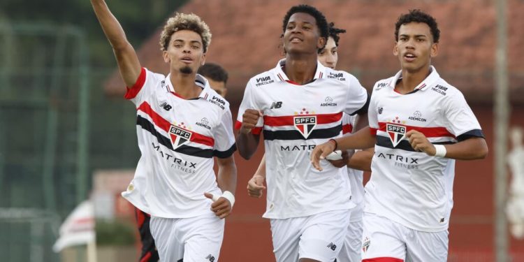 São Paulo F.C. – Sub-17 visita o Athletico-PR pela ida das oitavas da Copa do Brasil São Paulo F.C. – Sub-17 visita o Athletico-PR pela ida das oitavas da Copa do Brasil