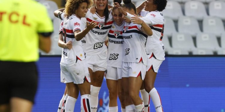 São Paulo F.C. – Tricolor vence o Flamengo e vai à final da Supercopa Feminina São Paulo F.C. – Tricolor vence o Flamengo e vai à final da Supercopa Feminina
