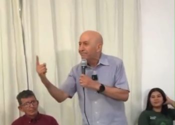 “Quem fez essa zorra aí fui eu” — senador Confúcio Moura explode de indignação por não ser convidado à inauguração do teatro de Ariquemes