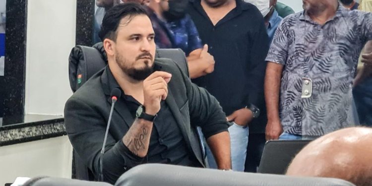 Rafael é o Fera busca votos de vereadores de Ariquemes para reverter inelegibilidade Rafael é o Fera busca votos de vereadores de Ariquemes para reverter inelegibilidade