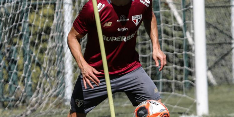 São Paulo F.C. – Tricolor faz treino tático de olho no Choque-Rei São Paulo F.C. – Tricolor faz treino tático de olho no Choque-Rei