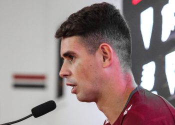 São Paulo F.C. – Oscar concede entrevista coletiva e projeta decisivo Choque-Rei São Paulo F.C. – Oscar concede entrevista coletiva e projeta decisivo Choque-Rei