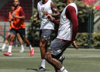 São Paulo F.C. – Elenco retoma atividades no gramado após avaliações físicas