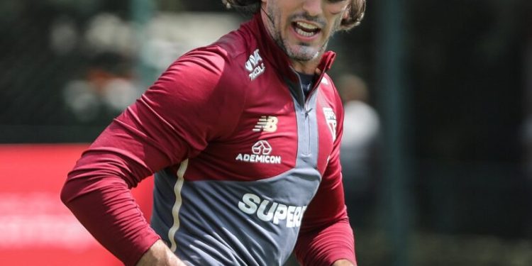 São Paulo F.C. – Com a volta de Bobadilla, elenco realiza penúltimo treino antes da estreia no Brasileirão
