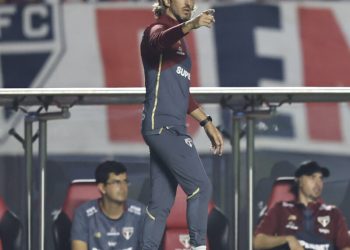 São Paulo F.C. – Zubeldía celebra classificação e desempenho tático da equipe