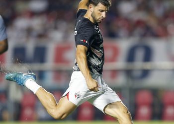 São Paulo F.C. – Calleri passa bem após cirurgia no joelho esquerdo