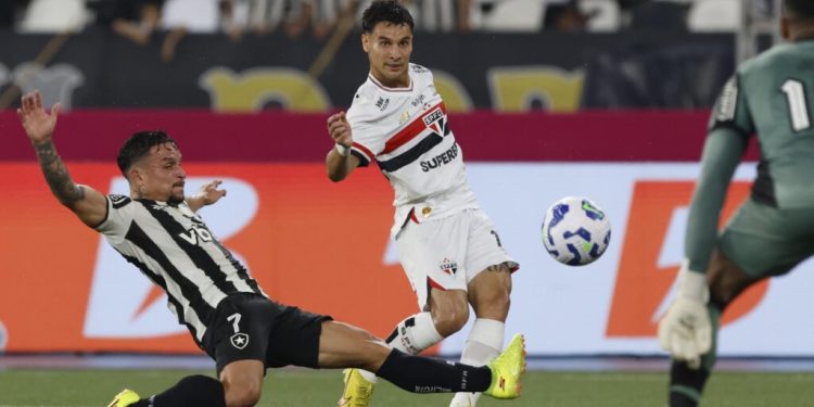São Paulo F.C. – No Rio de Janeiro, São Paulo empata com Botafogo pelo Brasileiro São Paulo F.C. – No Rio de Janeiro, São Paulo empata com Botafogo pelo Brasileiro