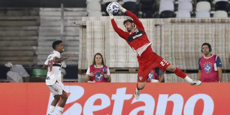 São Paulo F.C. – Rafael exalta equipe após empate com o Botafogo São Paulo F.C. – Rafael exalta equipe após empate com o Botafogo