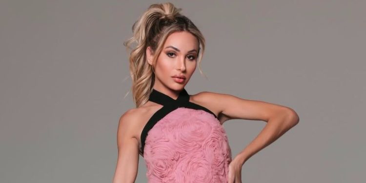 Bella Lima, modelo e influenciadora, recupera conta no Instagram e celebra volta triunfante com novidades para seus fãs Bella Lima, modelo e influenciadora, recupera conta no Instagram e celebra volta triunfante com novidades para seus fãs