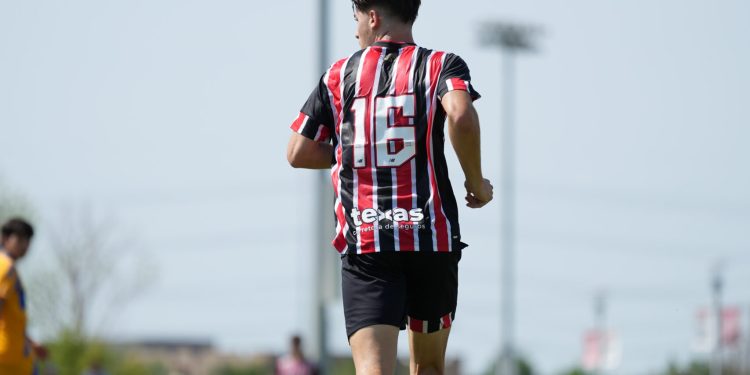 São Paulo F.C. – Sub-19 avança à final da Dallas Cup com hat-trick de Matheus Menezes São Paulo F.C. – Sub-19 avança à final da Dallas Cup com hat-trick de Matheus Menezes