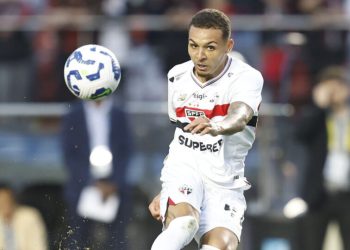 São Paulo F.C. – Alves celebra primeira participação de gol no profissional