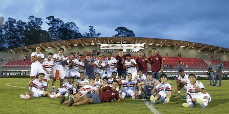 São Paulo F.C. – Sub-17 derrota o Sport e avança às semifinais da Copa do Brasil São Paulo F.C. – Sub-17 derrota o Sport e avança às semifinais da Copa do Brasil