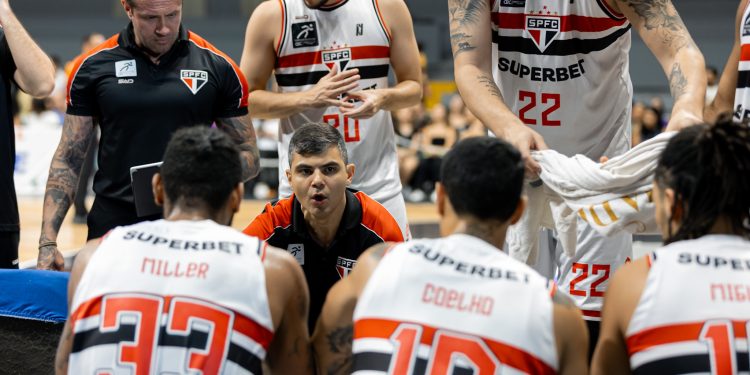 São Paulo F.C. – No jogo 3 das oitavas do NBB, Basquete Tricolor é superado pelo Brasília fora de casa São Paulo F.C. – No jogo 3 das oitavas do NBB, Basquete Tricolor é superado pelo Brasília fora de casa